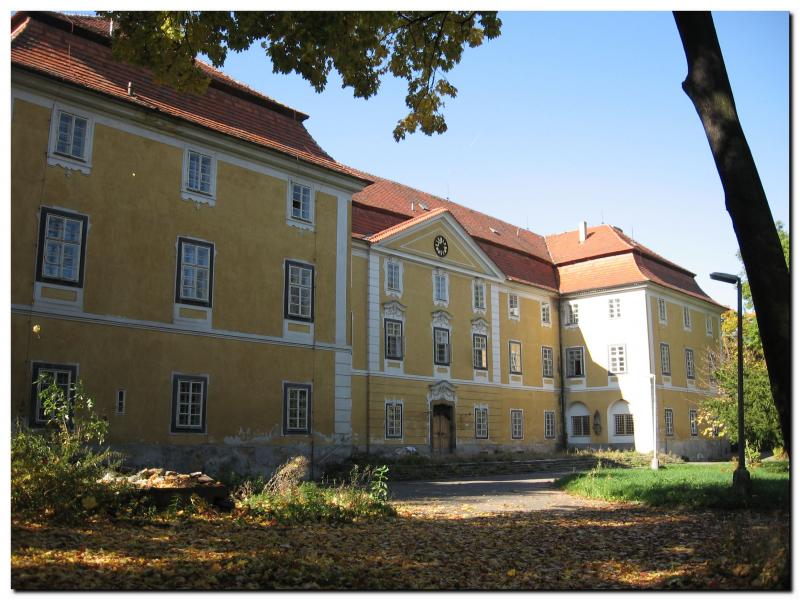 Z&aacute;mek